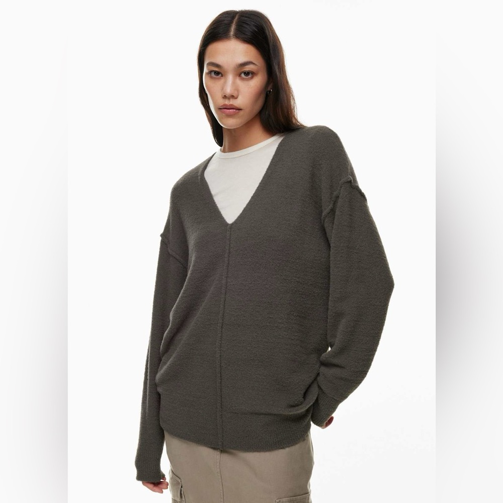 Aritzia | Wilfred Free Hush Knit V-Neck Sweater
